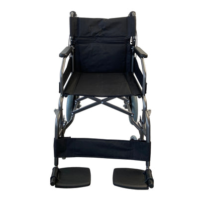 Cadeira de rodas dobrável de trânsito com pequenas rodas e suporte dobrável